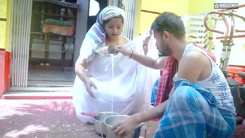 Big Boobs Indian Bong Wife with Dhoodhwala pouring milk nude
