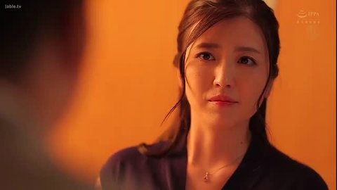 Kinoshita Ririko intense gaze in JAV scene, seductive teacher look